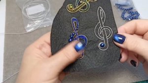 Подсмотрела на Pinterest  Музыкальная #брошьизбисера  (сразу три!!!) #ольгаклинова