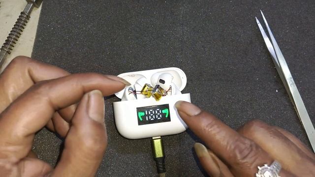 Airpods Pro Sound Problem | How To Fix Airpods Pro Battery Problem смотреть онлайн