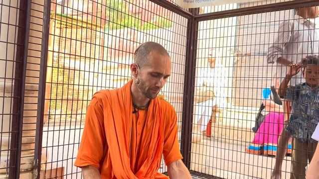 ⭐️ Где узнать о Вриндаване. Самадхи Санатаны Госвами. Харинама-тур 2023.10.29 смотреть онлайн
