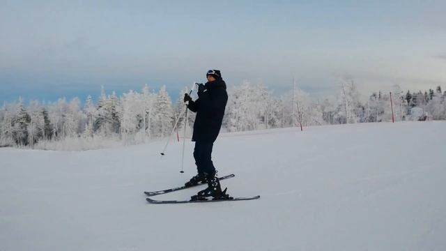Гора Белая. Катаю на лыжах. смотреть онлайн
