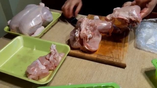 Разделка курицы. Почему не стоит есть куриную кожу? Заготовки из курицы.