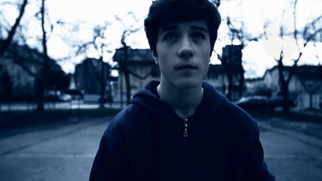 Cet enfant russe prétend venir du futur et nous prévient de ce qui va arriver смотреть онлайн