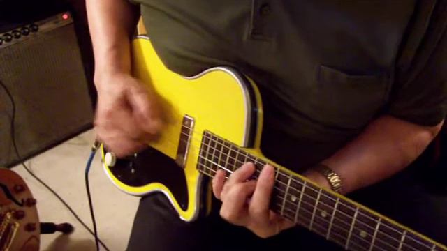 Vintage Harmony Stratotone H42 Newport смотреть онлайн