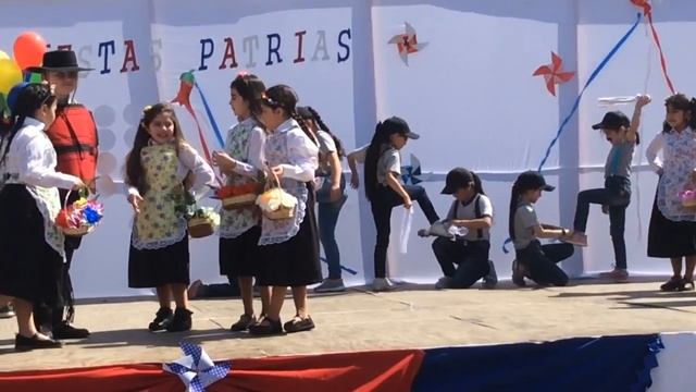La pérgola de las flores ?Colegio Franciscano María Reina 2016 смотреть онлайн