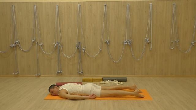 ЙОГА 15 урок из 365 с Александром Бухаровым Первый класс Ознакомительный смотреть онлайн