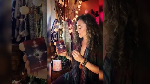 Esoteric Insights: The Secret Language of Light Oracle Deck. смотреть онлайн