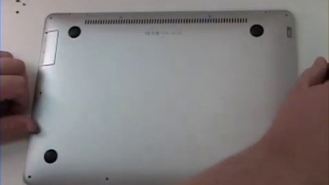 Macbook Air Repair - Bottom Case Removal смотреть онлайн
