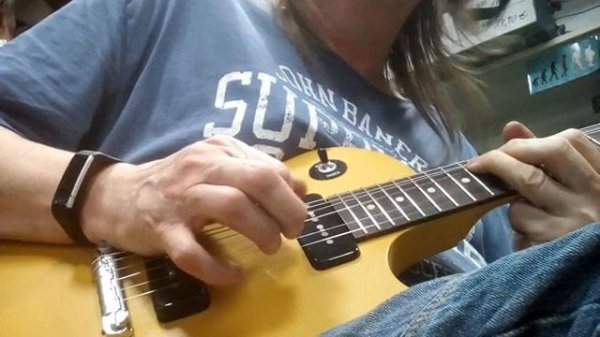 Guitar Sound Check: 2014 GIBSON MELODY MAKER 120th anniversary - P90 puckups TV Yellow