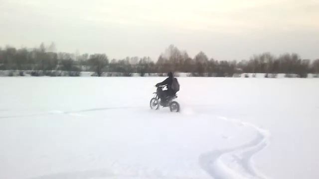Ирбис ттр 125 зима , Замершее озеро 06.01.2015г смотреть онлайн