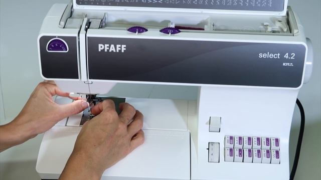 Pfaff Select 4.2 4 Machine Set Up & Threading смотреть онлайн