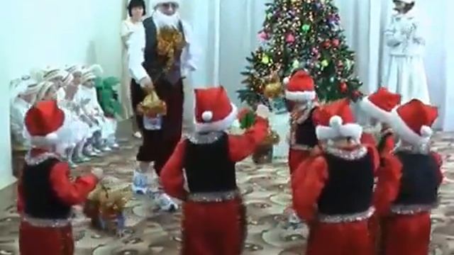 танец Гномиков (младшая группа) смотреть онлайн