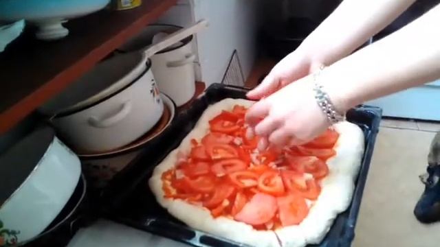 Печём пиццу. смотреть онлайн