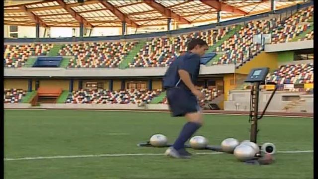 "FOOTSHARP" Matériel révolutionnaire pour un entrainement qualitatif et ludique du footballeur смотреть онлайн