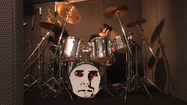 Bohemian rhapsody / radio ga ga live aid drum cover смотреть онлайн
