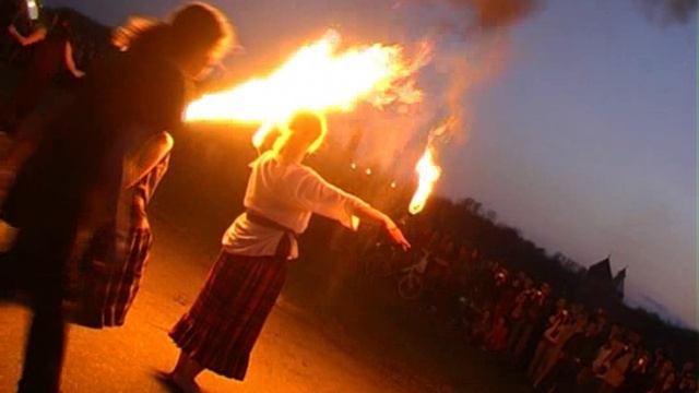 Файершоу от театра огня и света Фалькор ~ Великий Новгород смотреть онлайн