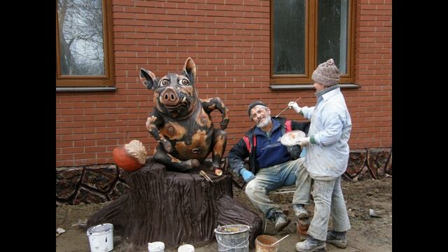 скульптуры Свиней из цемента. смотреть онлайн