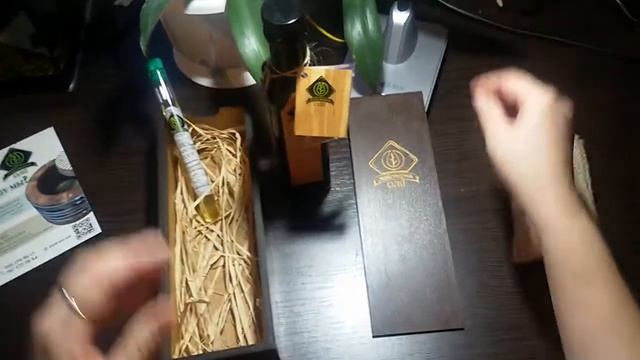 Натуральные масла. Льняное масло и масло макадамии холодного отжима на деревянном прессе смотреть онлайн