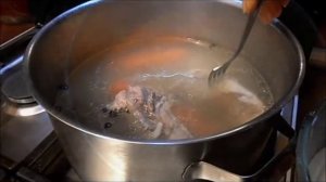 Как сварить и почистить свинной язык