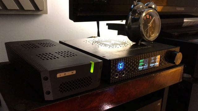 REL 212/SE Sub Revel F208 Speakers Audio Research VS110 Tube Power Amplifier