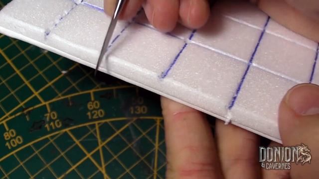 Donjons & Cavernes - Épisode 1 - Fabriquer une tuile de donjon pour JDR et jeux de figurines смотреть онлайн