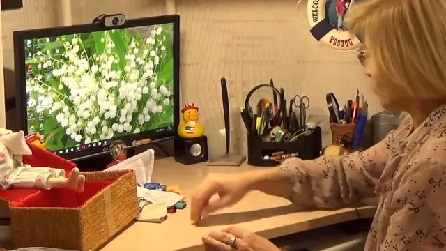 Моя дача спит.Долгими зимними вечерами- рукоделие.