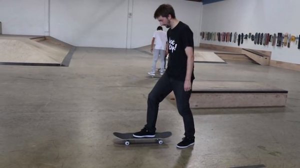 HOW TO SKATEBOARD