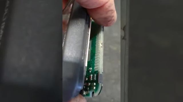 Fluke 83 multimeter Intermittent display fixed смотреть онлайн