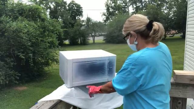 Microwave Color Change From Red to Brilliant White! смотреть онлайн