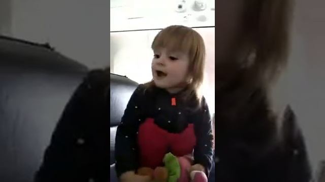 Как скоротать время в самолете. Видеоинстукция от Алёнки.)) смотреть онлайн