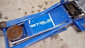 Обзор подкатного домкрата STELS 3T. 51136