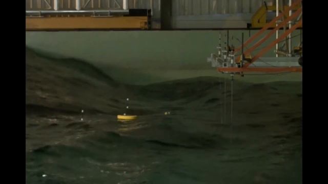 WaveScan Models (1:18 & 1:16) in large short crested waves смотреть онлайн
