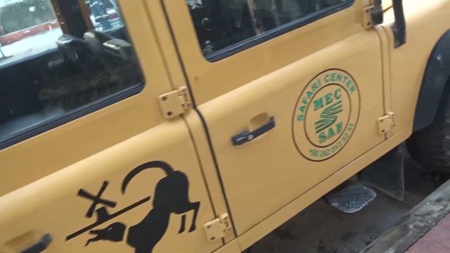 Land Rover Много старых машин в одном месте смотреть онлайн