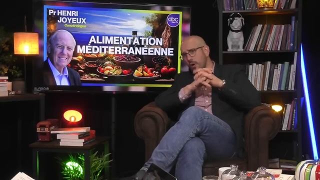 Pr Henri Joyeux - Alimentation Méditerranéenne : Manger sainement tout en se faisant plaisir смотреть онлайн