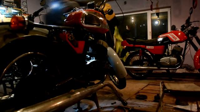 Завершающий шестой день сборки Jawa 634 (перестановка двигателя) смотреть онлайн