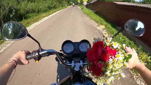 ПОЕХАЛИ на МОПЕДАХ ОТМЕЧАТЬ ДЕНЬ РОЖДЕНИЯ на ОЗЕРО смотреть онлайн