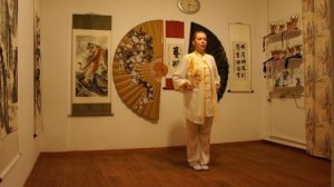 Цигун "Даоинь Яншен Гун". Комплекс выполняет Елена Бахтенко: "Ши Эр Фа"