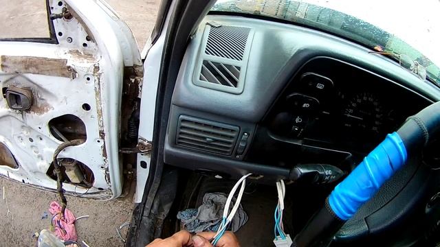 ДЕУ НЕКСИЯ МЕДЛЕННО ОПУСКАЮТСЯ И ПОДЫМАЮТСЯ СТЕКЛОПОДЪЕМНИКИ ДВЕРЕЙ смотреть онлайн