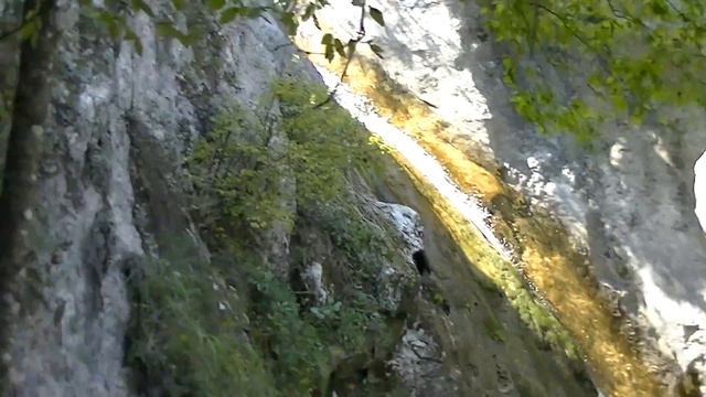 Небольшой водопад. часть 1 смотреть онлайн