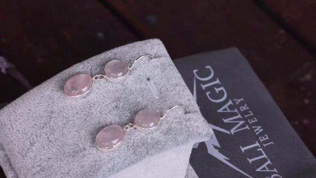 Серьги с двумя камнями розовый кварц смотреть онлайн