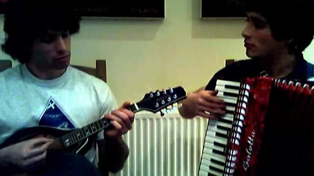 Oi Mari - Accordion and Mandolin смотреть онлайн