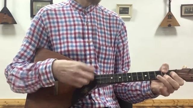 Тустеп. Звучит старинная самодельная балалайка. смотреть онлайн