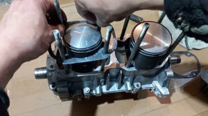 СНЕГОХОД ТАЙГА. СБОРКА РМЗ - 500. Поршни, цилиндры и головки.