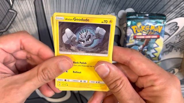 Giveaway Winners Announcement video! + Guardians Rising Elite Trainer Box opening. 🚨 смотреть онлайн