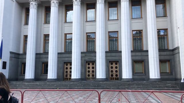 Люблю киндеры. VLOG с семьей. Прогулка по Киеву смотреть онлайн