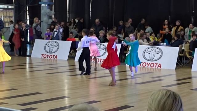 Соревнования 2018 Полтава - 14 -16 - Ювеналы 1 школа соло 2 заход смотреть онлайн