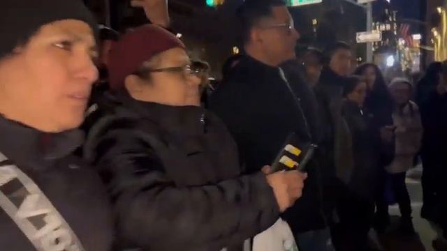 ASÍ FUERON las PROTESTAS de MIGRANTES MEXICANOS CONTRA XÓCHITL GÁLVEZ en NUEVA YORK смотреть онлайн