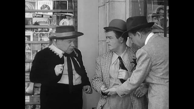 Joe Besser - The Abbott and Costello Show (S1 E1 The Drugstore -12-5-52) смотреть онлайн