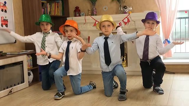 Танец на 23 февраля. Детский сад. Минск. смотреть онлайн