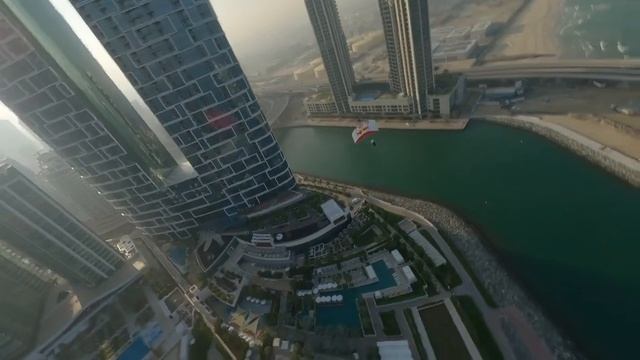 Brian Grubb : Drone Wakeskating on Dubai Skyscraper's Infinity Pool, and BASE Jumping смотреть онлайн