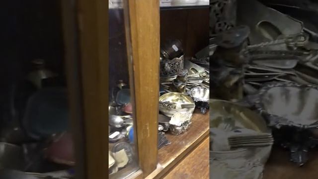 Обзор витрины с фарфором смотреть онлайн